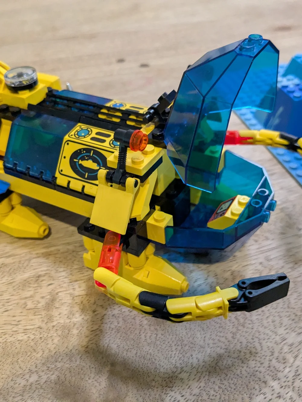 LEGO 6195-1 Neptune Discovery Lab Set - RARE Blue/ Yellow